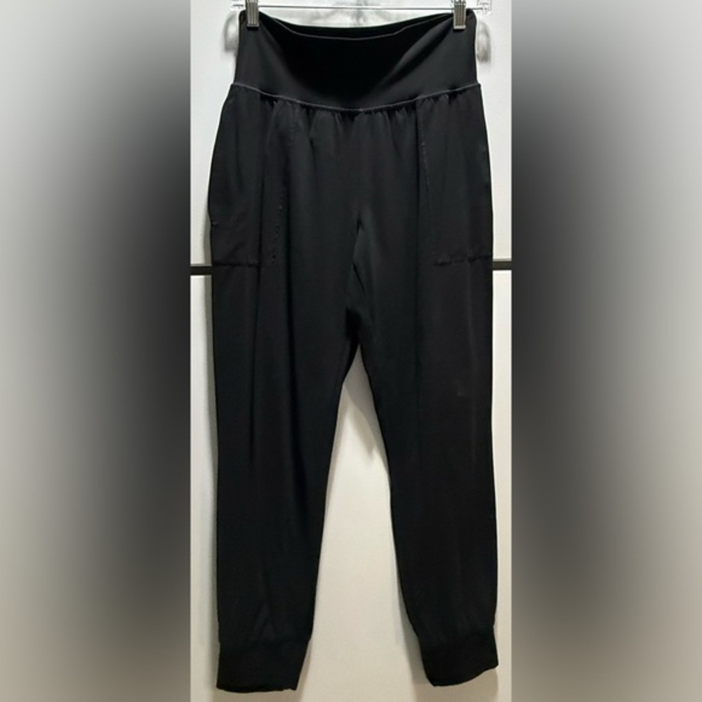 🍥Athleta Black Salutation Joggers in Powervita